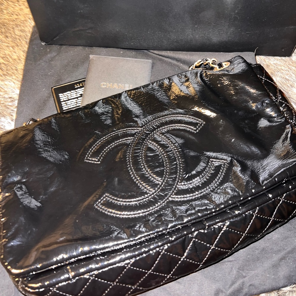 Authentic CHANEL “Rock & Chain” Shoulder Bag - Picture 3 of 7